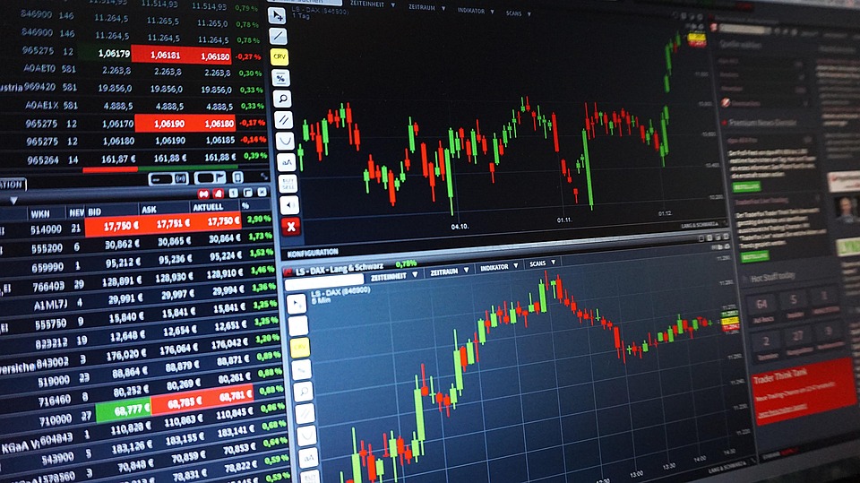 Bitcoin ETFs Sold Into 7 of 8 Crashes, Yet Wall Street Tempers BTC Dips